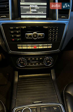 Позашляховик / Кросовер Mercedes-Benz M-Class 2012 в 