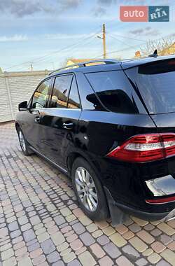 Позашляховик / Кросовер Mercedes-Benz M-Class 2012 в 