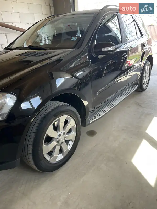 Позашляховик / Кросовер Mercedes-Benz M-Class 2006 в 