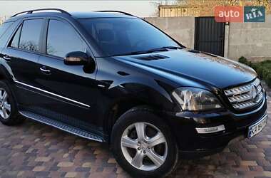 Позашляховик / Кросовер Mercedes-Benz M-Class 2005 в 