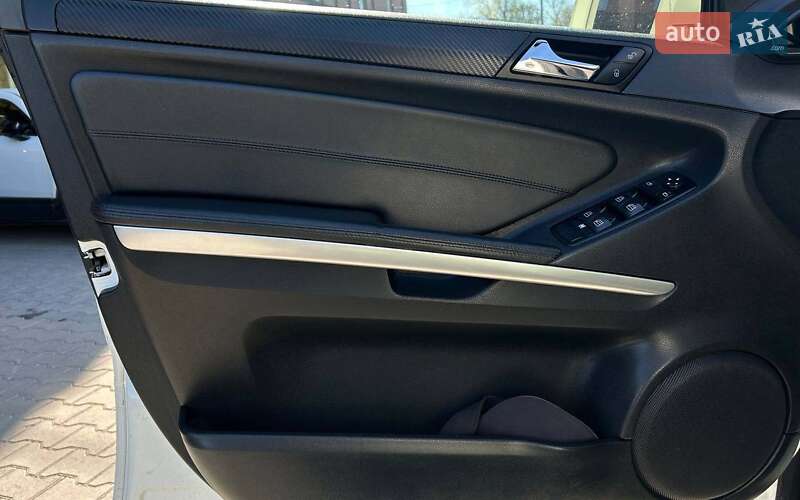 Внедорожник / Кроссовер Mercedes-Benz M-Class 2010 в Черновцах фото 8 Внедорожник / Кроссовер Mercedes-Benz M-Class 2010 в Черновцах