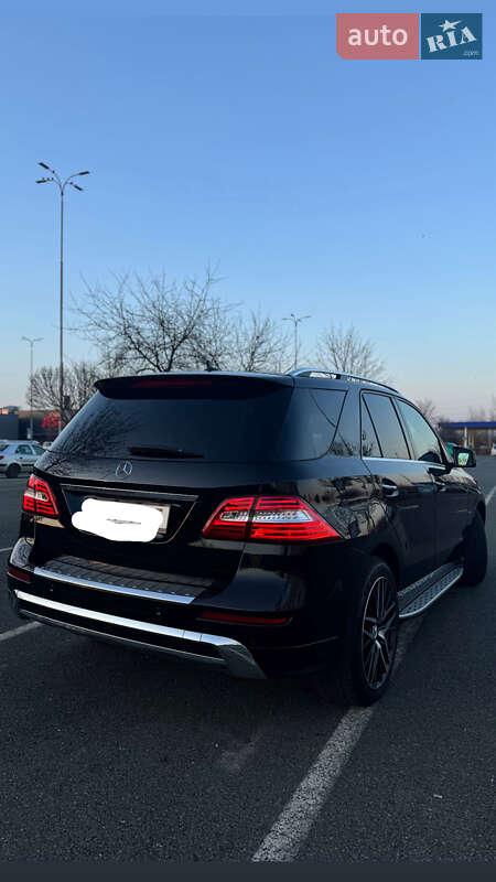 Внедорожник / Кроссовер Mercedes-Benz M-Class 2013 в 