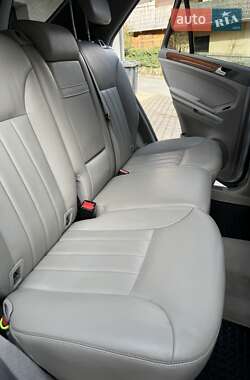 Позашляховик / Кросовер Mercedes-Benz M-Class 2006 в 