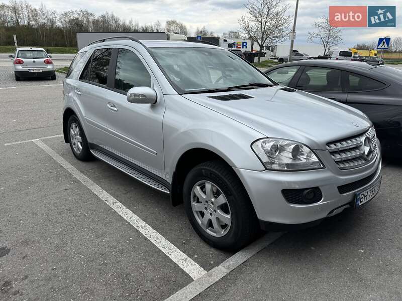 Mercedes-Benz M-Class 2006