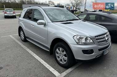 Позашляховик / Кросовер Mercedes-Benz M-Class 2006 в 