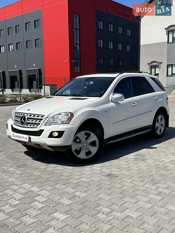 Позашляховик / Кросовер Mercedes-Benz M-Class 2009 в 