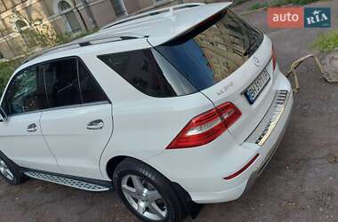 Внедорожник / Кроссовер Mercedes-Benz M-Class 2013 в 