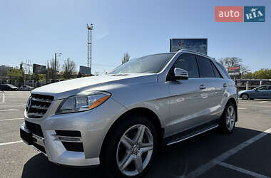 Позашляховик / Кросовер Mercedes-Benz M-Class 2013 в 