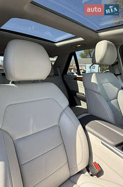 Позашляховик / Кросовер Mercedes-Benz M-Class 2013 в 