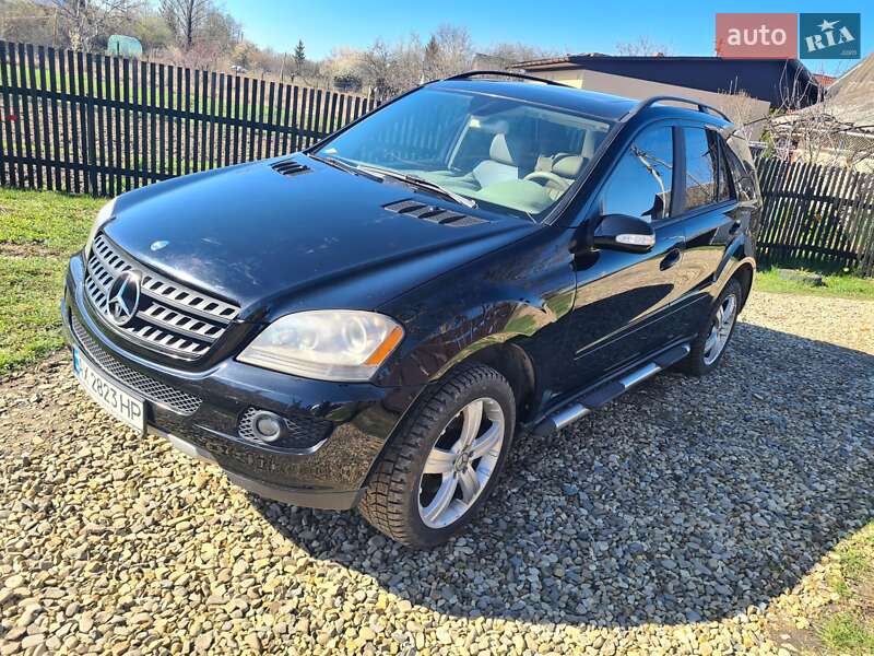 Внедорожник / Кроссовер Mercedes-Benz M-Class 2005 в 