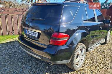 Внедорожник / Кроссовер Mercedes-Benz M-Class 2005 в 