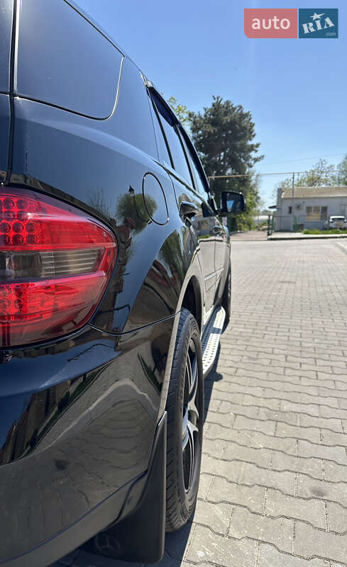 Внедорожник / Кроссовер Mercedes-Benz M-Class 2006 в Измаиле