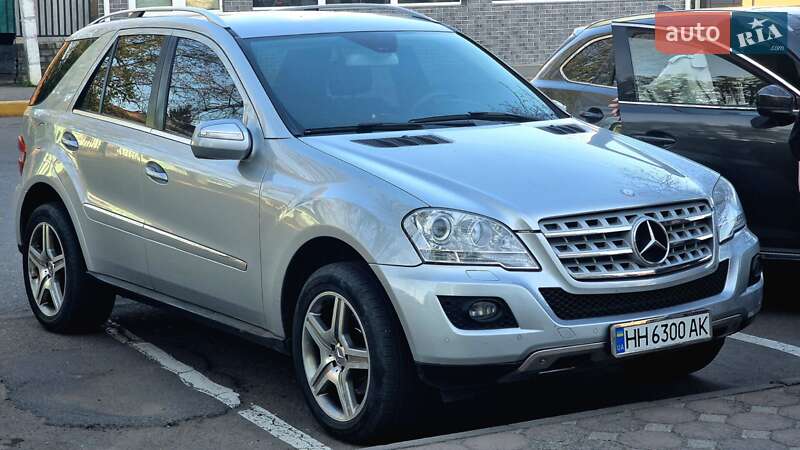 Внедорожник / Кроссовер Mercedes-Benz M-Class 2008 в Подольске