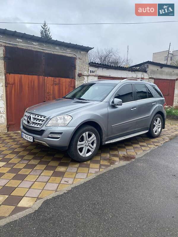 Внедорожник / Кроссовер Mercedes-Benz M-Class 2011 в Днепре