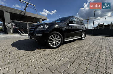 Внедорожник / Кроссовер Mercedes-Benz M-Class 2011 в 