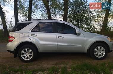 Внедорожник / Кроссовер Mercedes-Benz M-Class 2006 в 