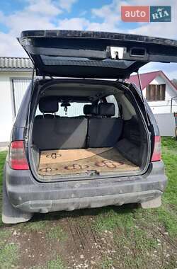 Позашляховик / Кросовер Mercedes-Benz M-Class 2005 в 