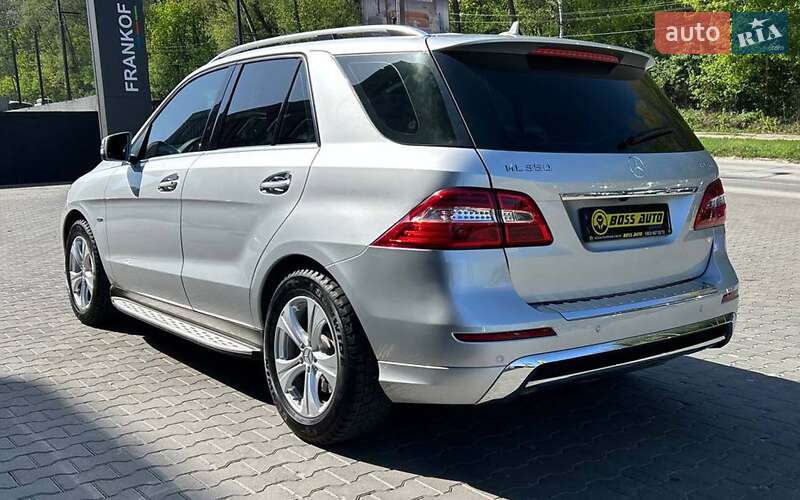 Позашляховик / Кросовер Mercedes-Benz M-Class 2012 в Чернівцях