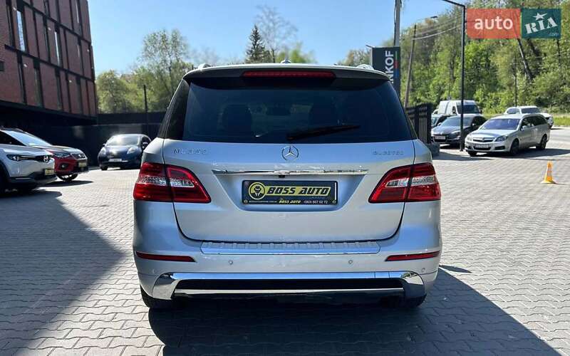 Позашляховик / Кросовер Mercedes-Benz M-Class 2012 в Чернівцях
