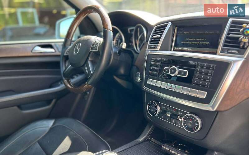 Позашляховик / Кросовер Mercedes-Benz M-Class 2012 в Чернівцях