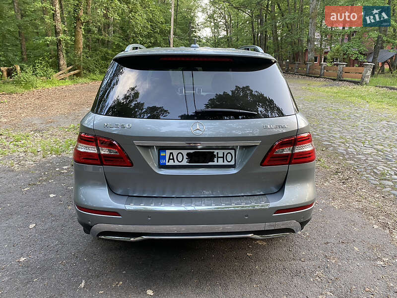 Внедорожник / Кроссовер Mercedes-Benz M-Class 2013 в Мукачево
