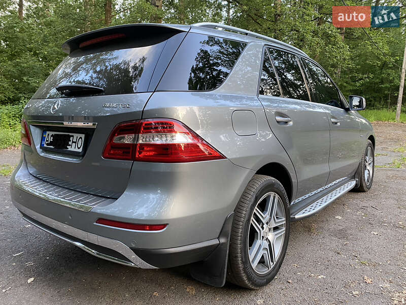Внедорожник / Кроссовер Mercedes-Benz M-Class 2013 в Мукачево
