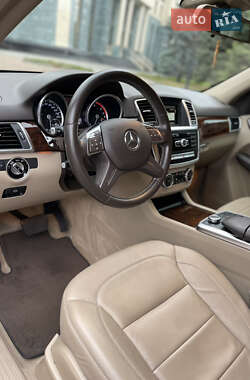 Внедорожник / Кроссовер Mercedes-Benz M-Class 2015 в 