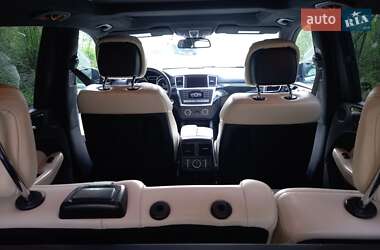 Позашляховик / Кросовер Mercedes-Benz M-Class 2015 в 