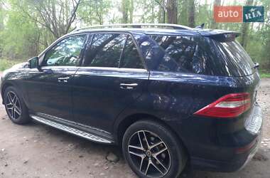 Позашляховик / Кросовер Mercedes-Benz M-Class 2015 в 
