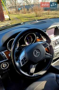 Внедорожник / Кроссовер Mercedes-Benz M-Class 2011 в 