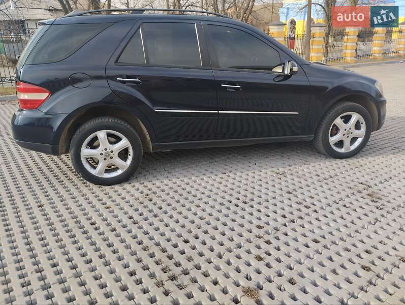 Внедорожник / Кроссовер Mercedes-Benz M-Class 2006 в Тульчине