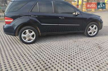 Внедорожник / Кроссовер Mercedes-Benz M-Class 2006 в 