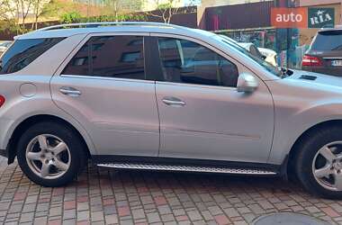 Позашляховик / Кросовер Mercedes-Benz M-Class 2008 в 