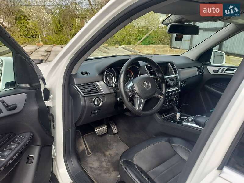 Внедорожник / Кроссовер Mercedes-Benz M-Class 2013 в Луцке