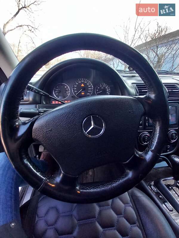 Позашляховик / Кросовер Mercedes-Benz M-Class 2004 в Києві