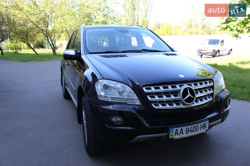 Внедорожник / Кроссовер Mercedes-Benz M-Class 2010 в 
