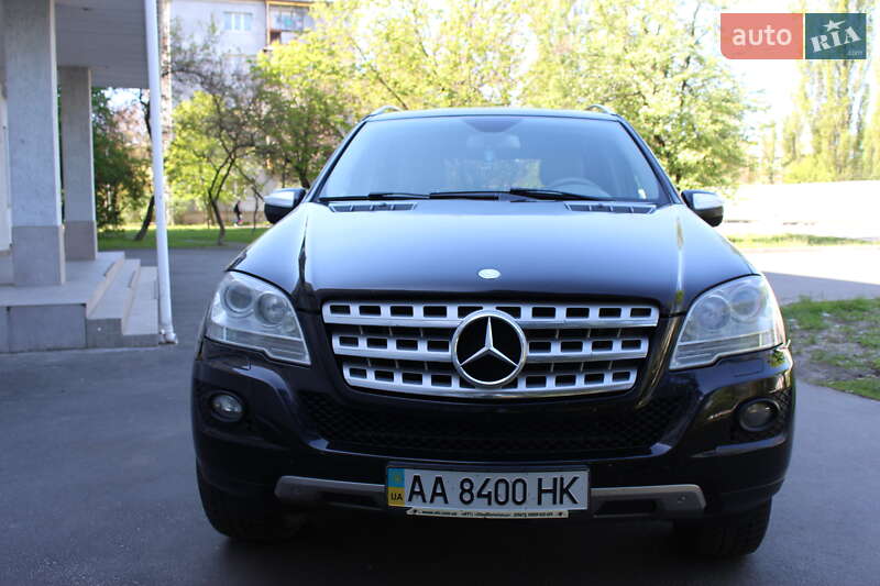 Позашляховик / Кросовер Mercedes-Benz M-Class 2010 в Києві