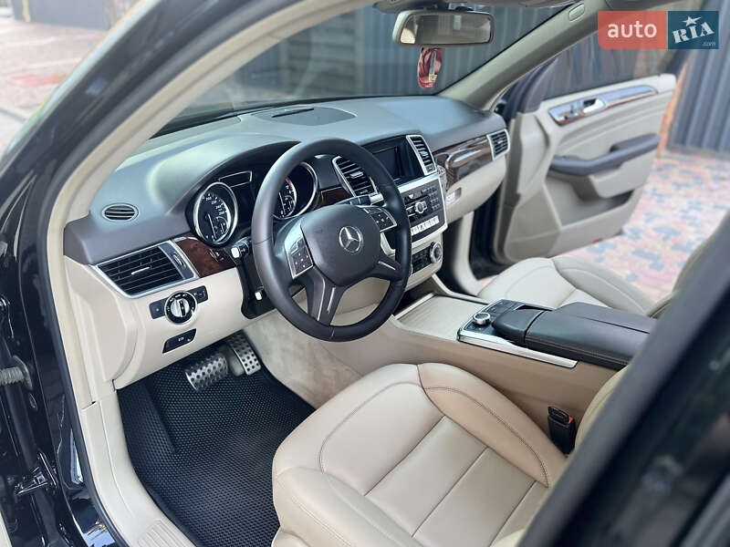 Внедорожник / Кроссовер Mercedes-Benz M-Class 2012 в Киеве