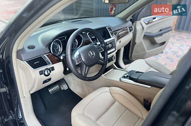 Внедорожник / Кроссовер Mercedes-Benz M-Class 2012 в 