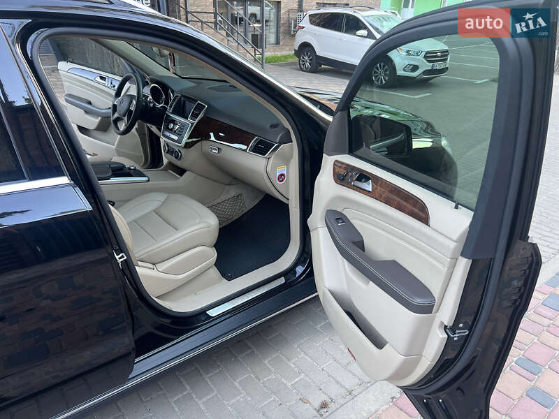 Внедорожник / Кроссовер Mercedes-Benz M-Class 2012 в Киеве