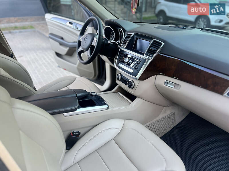 Внедорожник / Кроссовер Mercedes-Benz M-Class 2012 в Киеве