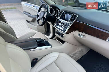 Внедорожник / Кроссовер Mercedes-Benz M-Class 2012 в 