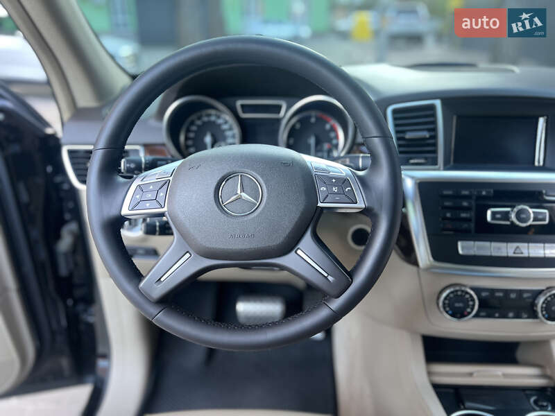 Внедорожник / Кроссовер Mercedes-Benz M-Class 2012 в Киеве