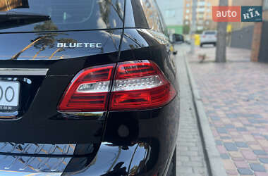 Внедорожник / Кроссовер Mercedes-Benz M-Class 2012 в 