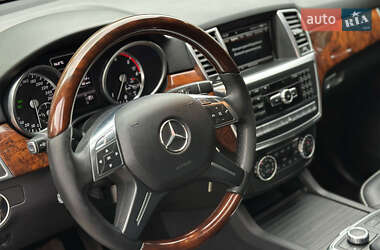 Внедорожник / Кроссовер Mercedes-Benz M-Class 2013 в 