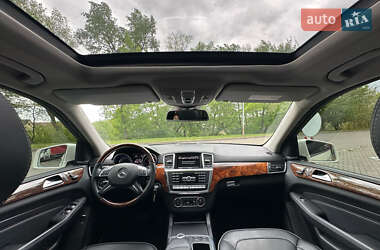 Внедорожник / Кроссовер Mercedes-Benz M-Class 2013 в 