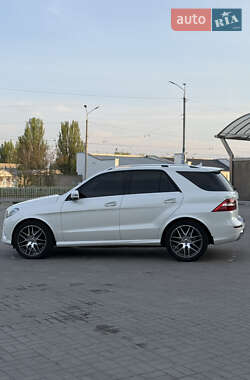 Внедорожник / Кроссовер Mercedes-Benz M-Class 2013 в 