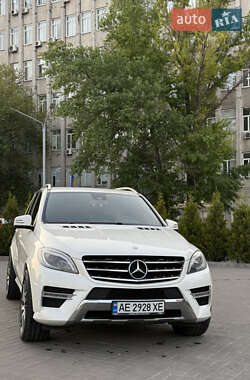 Внедорожник / Кроссовер Mercedes-Benz M-Class 2013 в 