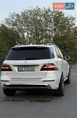 Внедорожник / Кроссовер Mercedes-Benz M-Class 2013 в 