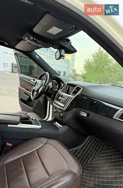 Внедорожник / Кроссовер Mercedes-Benz M-Class 2013 в 